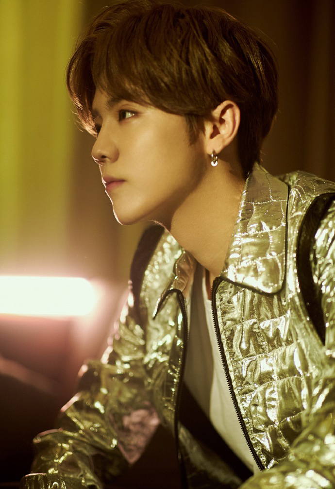 明星跨年造型盘点鹿晗、张艺兴、三小只都穿了