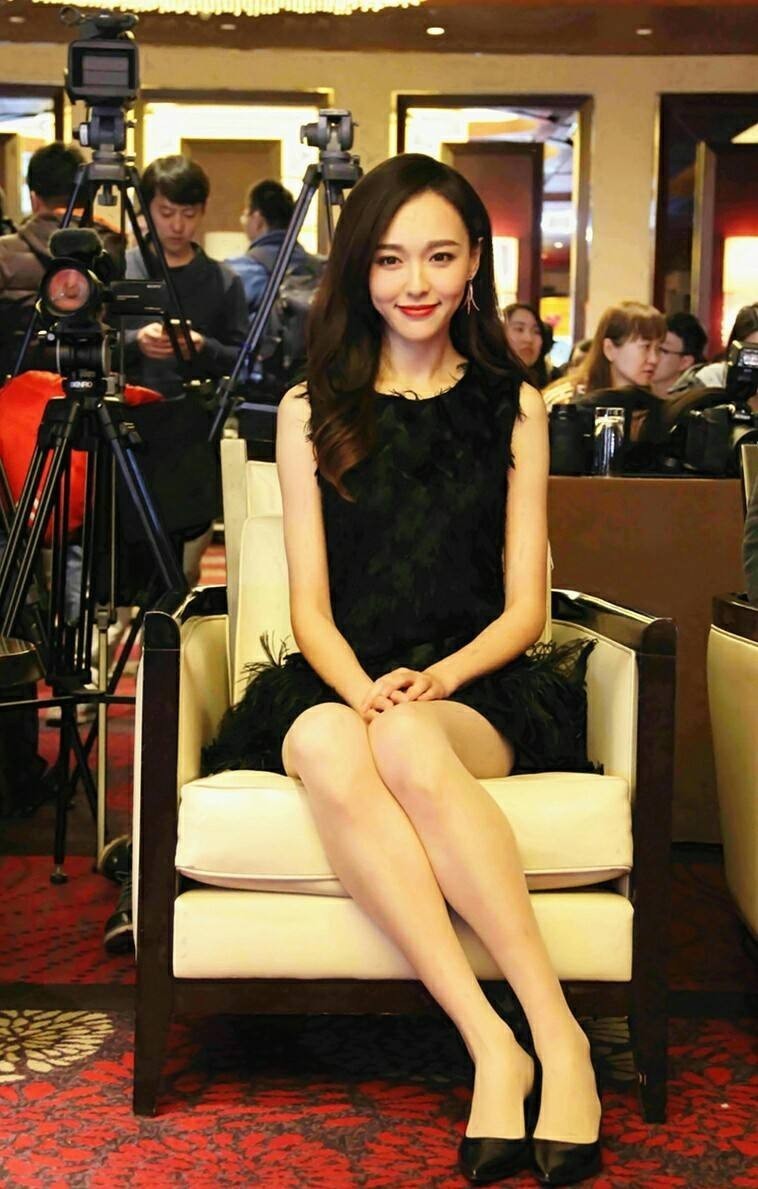 唐嫣怀孕照片曝光!唐嫣坐了一个神奇的凳子就