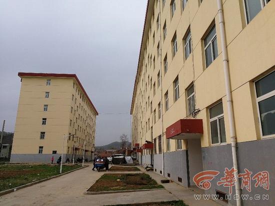 麟游一保障房配套不完善 住户烧柴做饭 镇政府回复