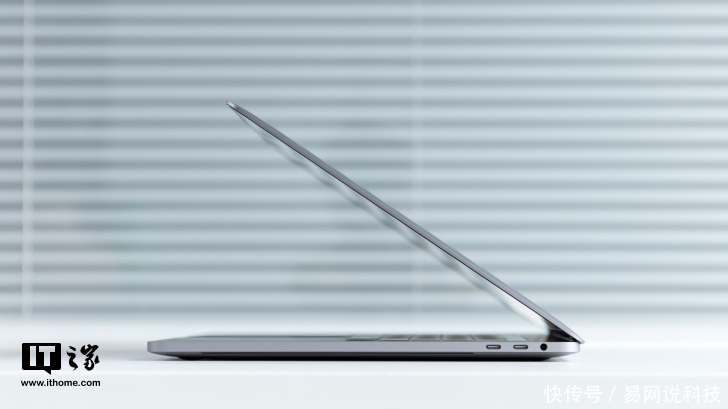 苹果MacBook Pro 15英寸扬声器出现爆裂杂音