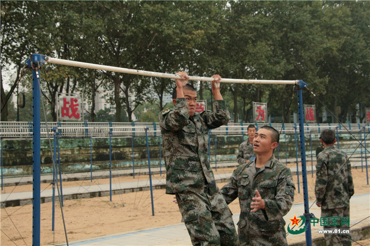 独家记忆:军校生的新训考核是啥滋味-北京时间