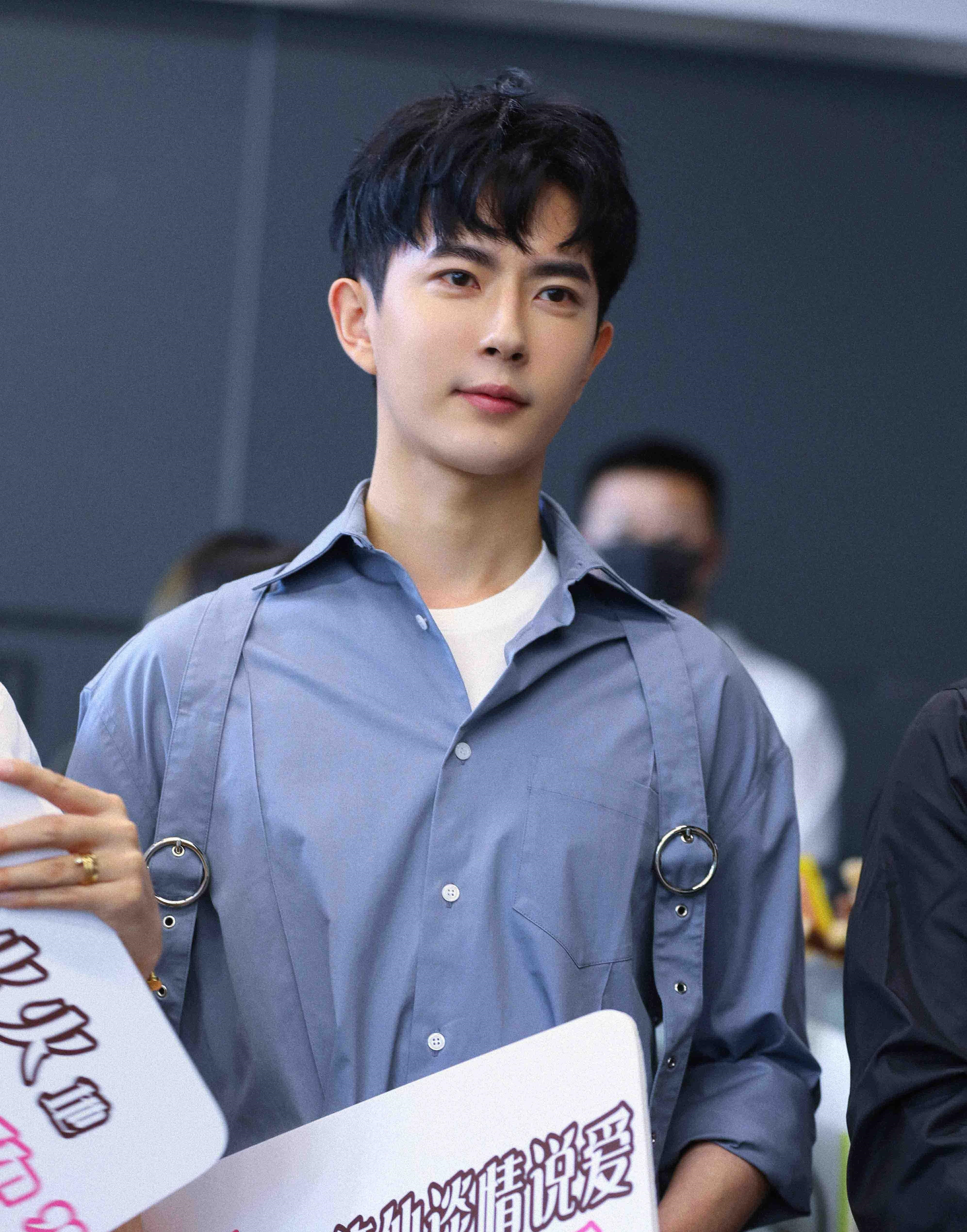 于朦胧《喜欢你我也是》看片会 后台发糖宠粉