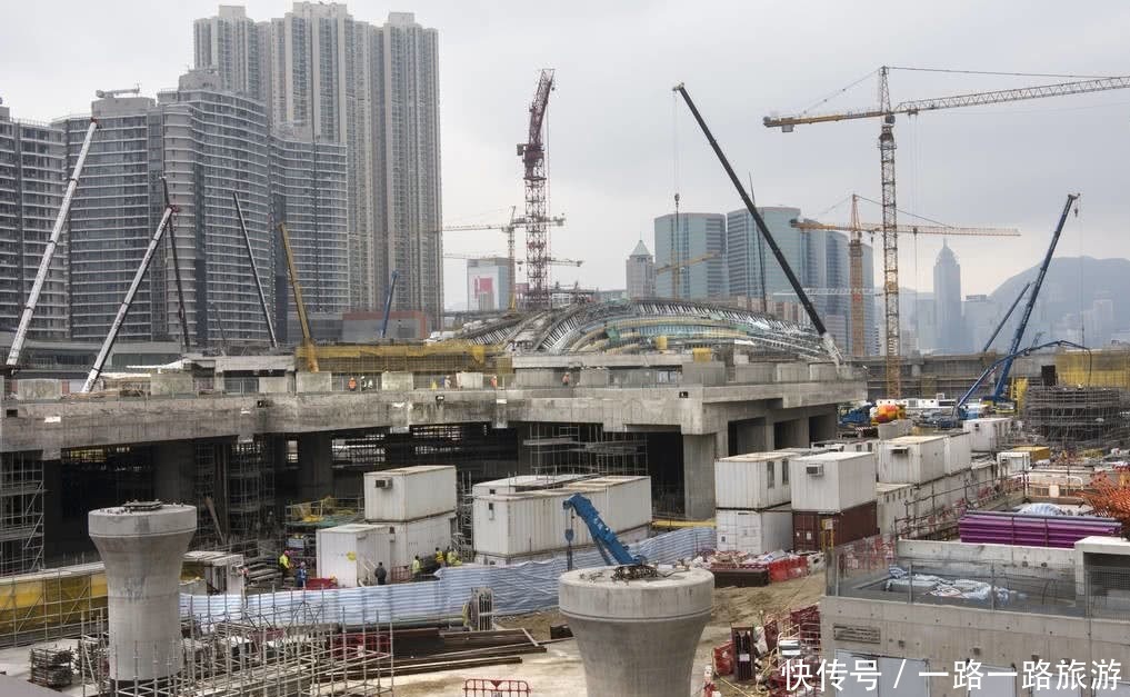 香港建筑工人堪比公务员,一日一结,月薪可高达