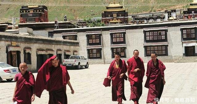 西藏最高的活佛 t01f89d0fec1017b6a8.jpg