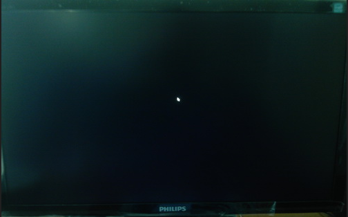 电脑开机动画过后就一直黑屏,只有鼠标,要6分