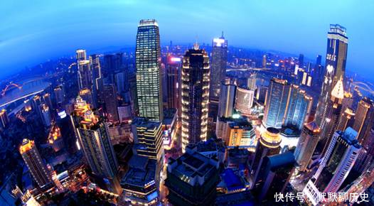 重庆夜景和杭州夜景相比, 同样是新一线城市, 区