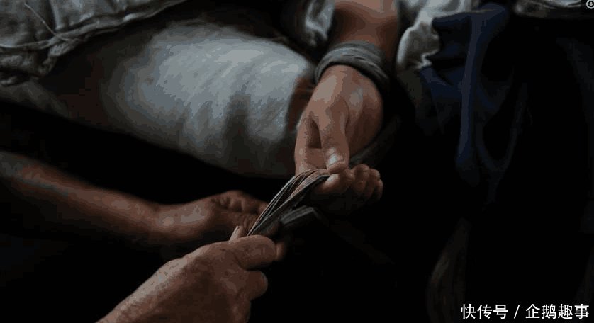 山东临沂女孩犯病时像狼一样撕咬, 说些与年龄