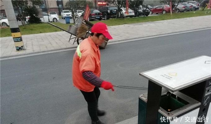 每每看到马路上的工作人员,心中都有些感动!下