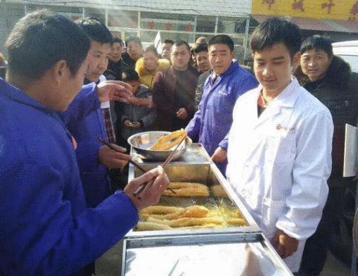 街头卖早餐_卖早餐 收入(2)