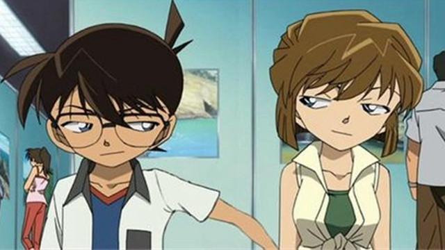 名侦探柯南:6人知道柯南真实身份，2人是美女，小五郎也知道?