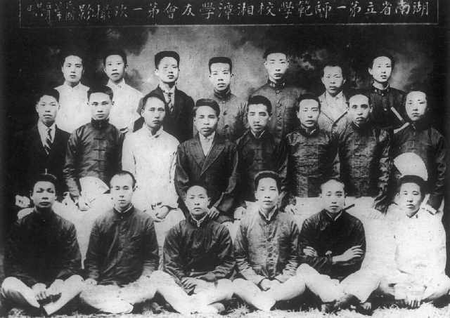 鲁迅看毛主席的诗词,只说过一句评价,被毛泽东知道后只回复了一