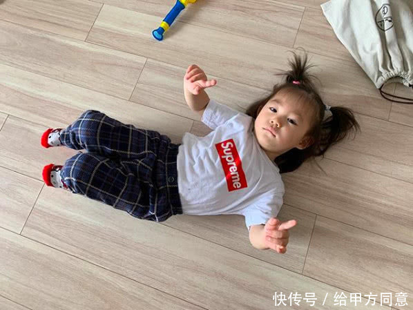陈冠希晒女儿萌照,玩具箱的价格亮了!