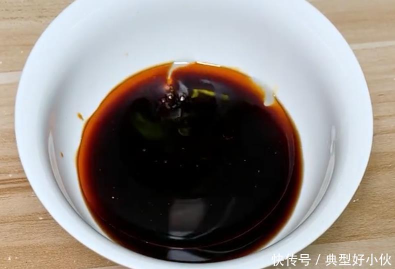 美食热来一盘美味吧,冰凉爽滑,香辣凉粉,好吃到天气厦门供销社图片