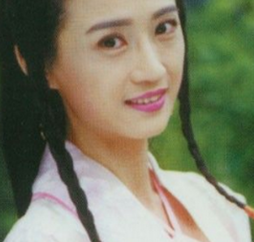 桑妮 桑妮,中国台湾女演员,1992年凭借《yes一族》入围香港金像奖