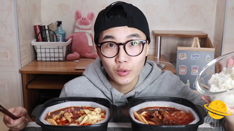 瘾食星球 一人用餐能赠送娃娃吗？