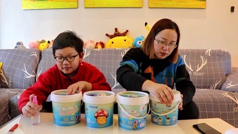 梁小轩和轩妈试吃各种美食 自己种蘑菇