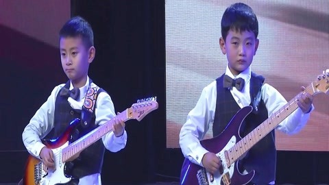 顶天立地中国娃宝鸡站下