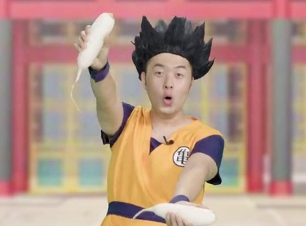 香蕉打卡 杜海涛的肚腩都变成腹肌了