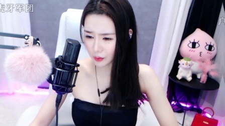 美女直播 第一季 美女主播分屏激情热舞 让人看花眼