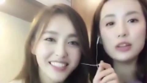 屏行星乐汇 和闺蜜大唱姐姐妹妹站起来；人美歌也美
