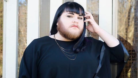 涨健识 女子大胡子长胸毛以为终生难嫁，如今却找到真爱！