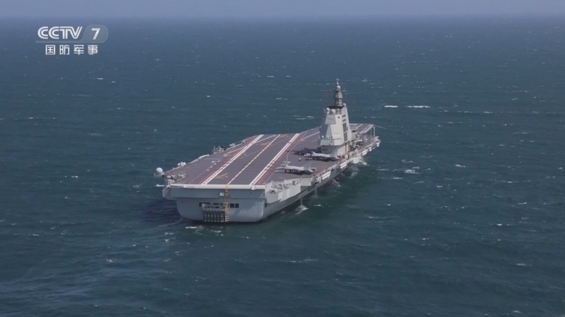 《国防微视频-军歌嘹亮》 20260126 《迎着风 踏着浪》