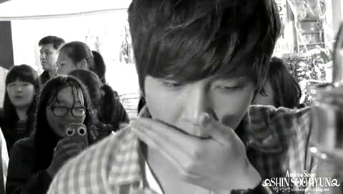 IU kiss&cry 江原道市场 主秀铉 Ver.2 饭拍版 12/04/21-U-Kiss (UKiss)