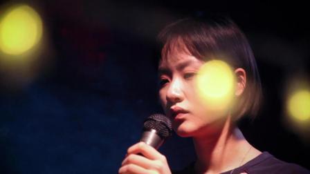 烟嗓美女翻唱周杰伦《菊花台》好独特的版本