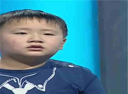 带母亲打工 孝儿为辛酸而唱