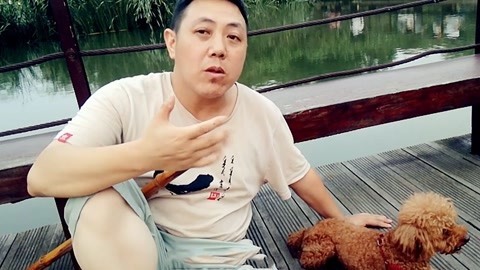 唱罢吹灯 七夕节光棍大叔挥泪唱《单身的狗》太伤感听完泪奔