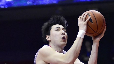 山东VS北控第三节：吴楠上篮得手，雷多扣篮得分