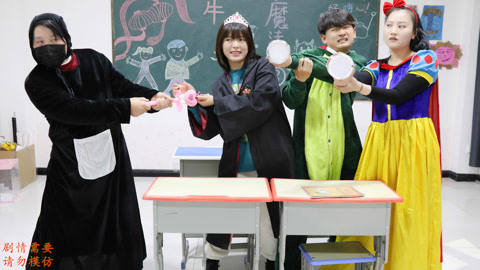 小美被神秘黑衣人追击，和同学们一起大战黑衣人，他们能成功吗？