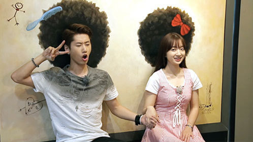 惊爆！校花男星亲密互动变情侣！