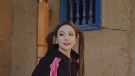 超燃家族开启美食运动团建，陈卓璇品尝特色馕坑烤肉