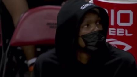 NBA热辣资讯 篮网对战热火一度落后20分！场边杜兰特的反应太真实了！