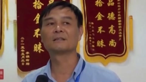 法治中国60分 高中生制止公车伤人获称赞 网红街头耍刀被刑拘