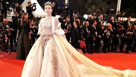 娱乐魔力可 戛纳红毯女王吕佳容现身成都 谈剧组趣事