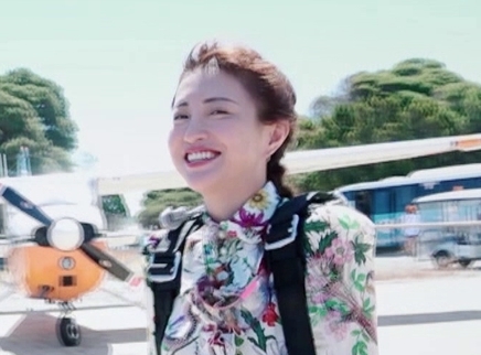 妻子的秘密花园 第19期：包文婧为爱跳伞！
