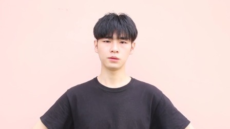 每天原地这样抬腿150秒，湿气全排空，背变薄、人变瘦！