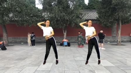蓝莓思洁广场舞 伤感情歌《醉醉醉》歌醉舞美 一起欣赏吧