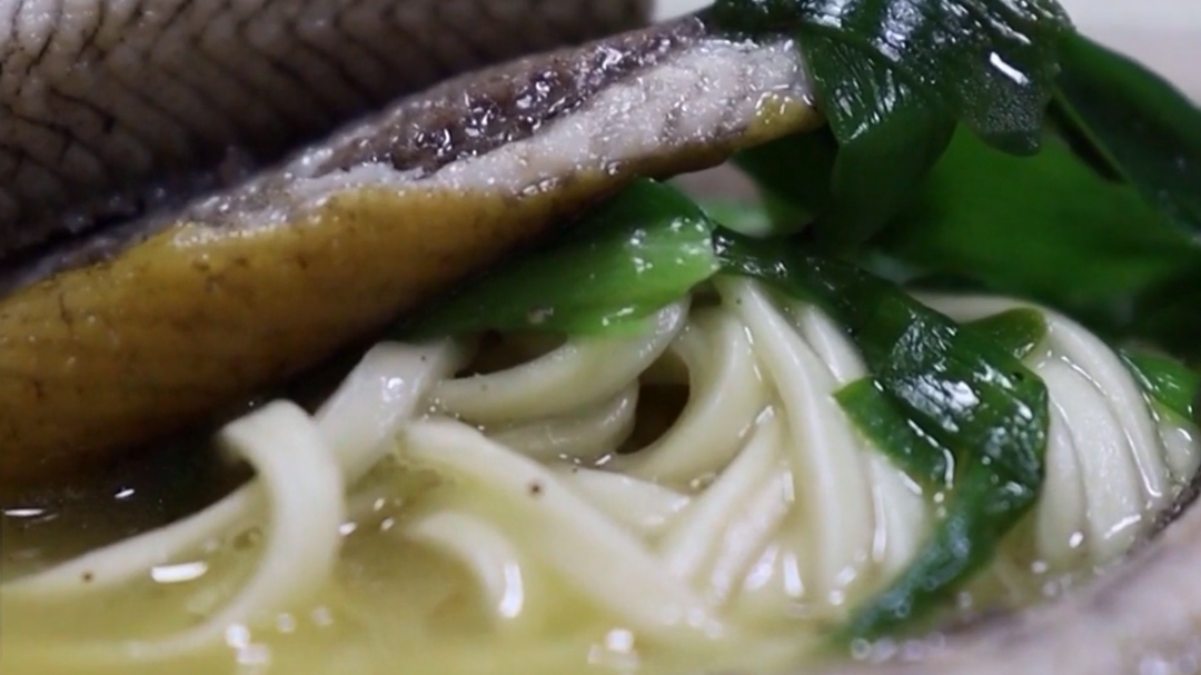 人气美食 彭浦扬州特色早茶 鳝骨草鱼熬面汤