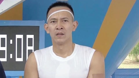 4支最强战队冲第一 白色战队频繁失误红色队伍获胜