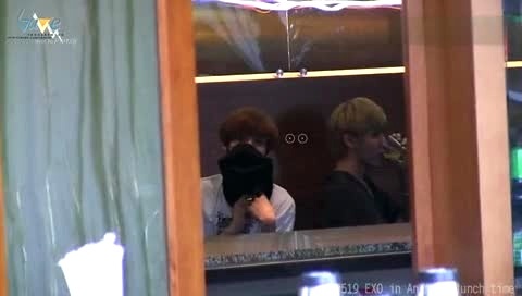 EXO kris & 灿烈吃午餐 in LA Disneyland 饭拍版 12/05/19-EXO