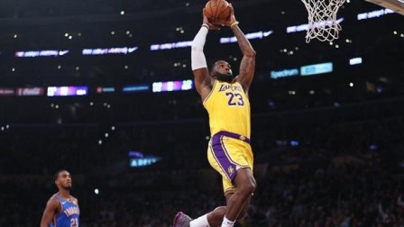 NBA流言收割机 詹姆斯三双创历史！湖人险胜雷霆喜提5连胜