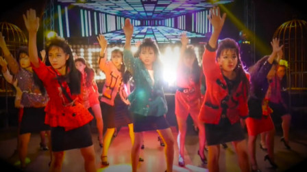 日本女高中生魔性复古舞蹈 23