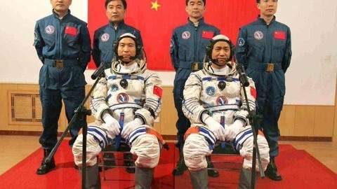 弹头军事 杨利伟不上天的原因
