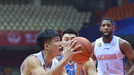 CBA 18/19赛季 四川VS新疆第一节：主场先发制人，首节战罢四川25-22新疆