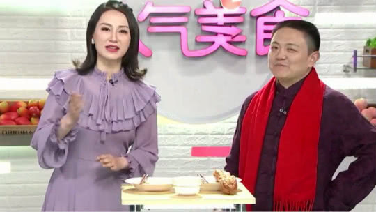 人气美食 头长“犄角”形式花生 老街汤圆品种多