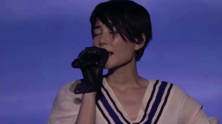 嘻嘻娱乐 2017 11月 王菲新照曝光气场全开 粉丝还要到了亲笔签名 171126