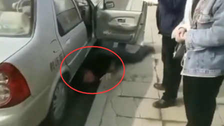 男子科目三没过 地上打滚崩溃大哭“不想考了”